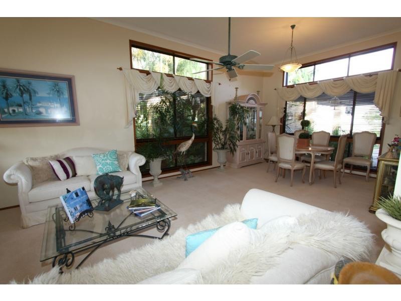 24 Banksia Place, Taranganba QLD 4703