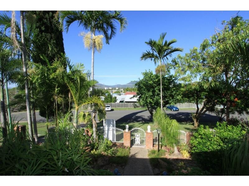 36 Lennox Street, The Range QLD 4700