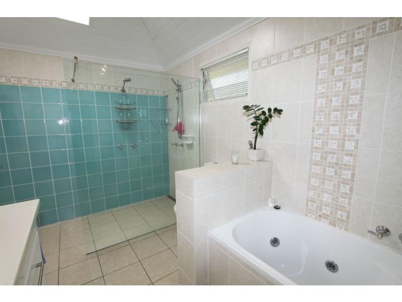 36 Lennox Street, The Range QLD 4700