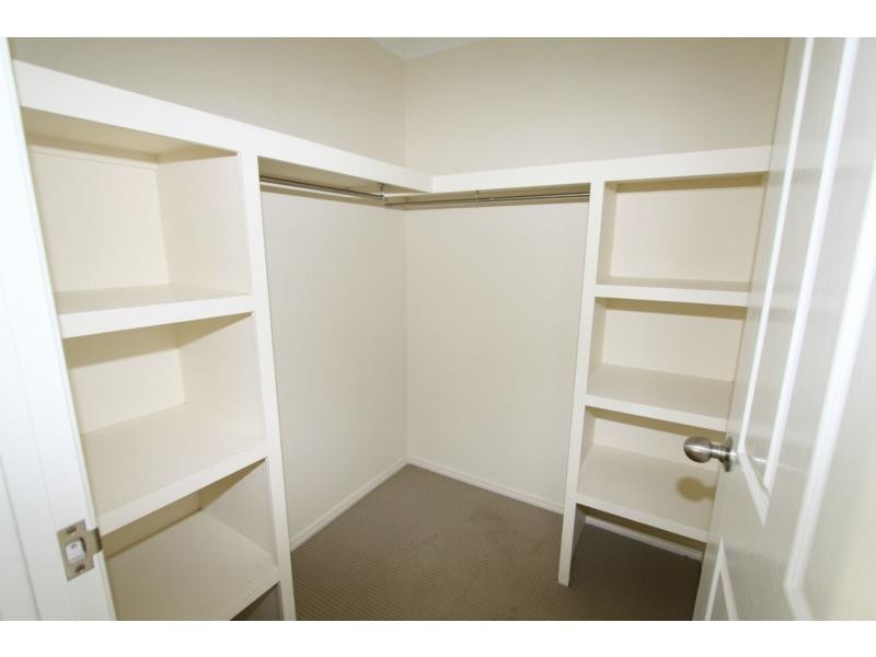 17 William Close, Gracemere QLD 4702