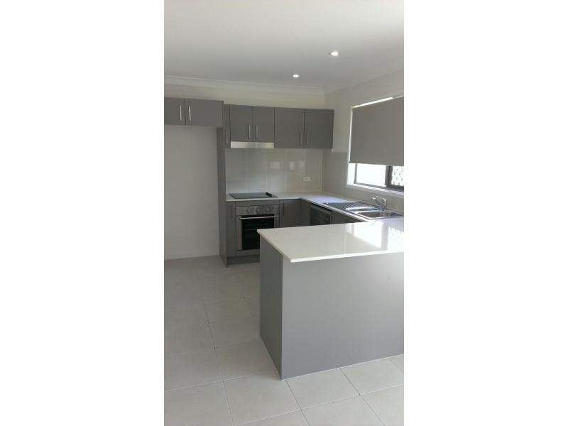 2/107 Sharples Street, Berserker QLD 4701