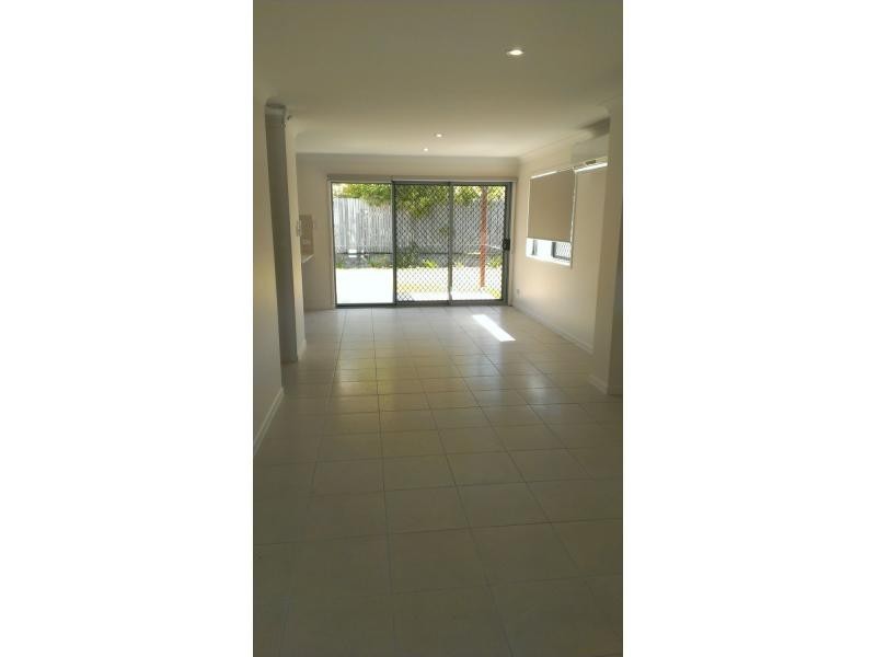 2/107 Sharples Street, Berserker QLD 4701