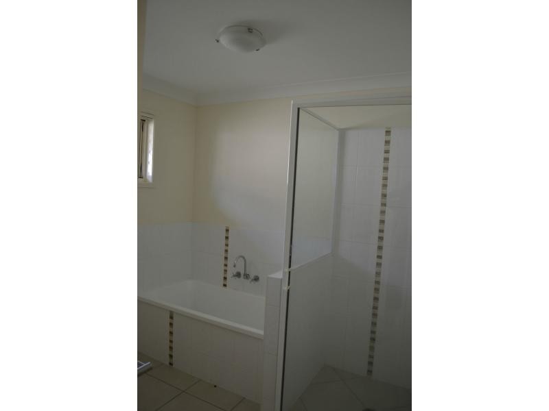 8 Perkins Court, Gracemere QLD 4702