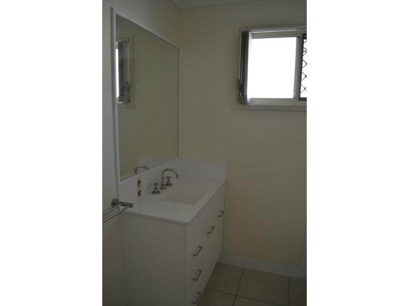 8 Perkins Court, Gracemere QLD 4702