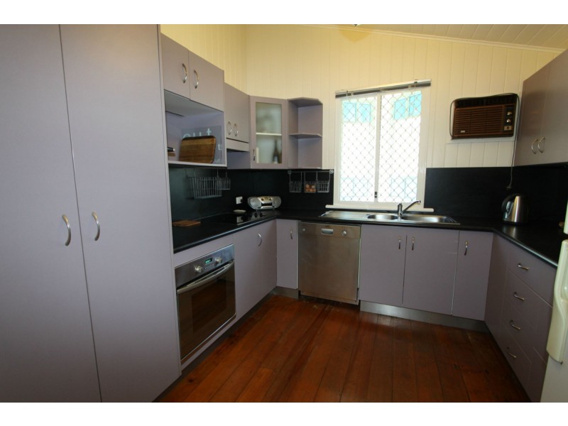 128 North Street, Wandal QLD 4700
