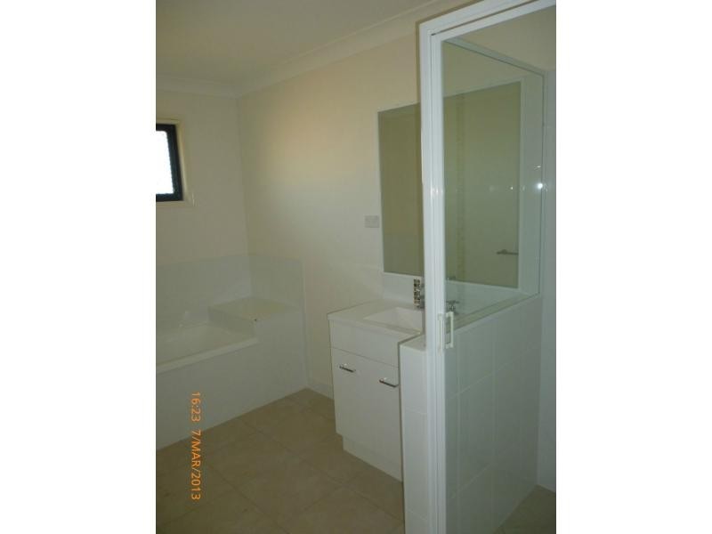 11 Jane Crescent, Gracemere QLD 4702