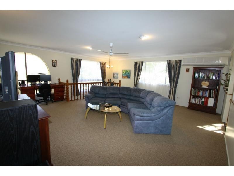 1 Burns Street, Frenchville QLD 4701