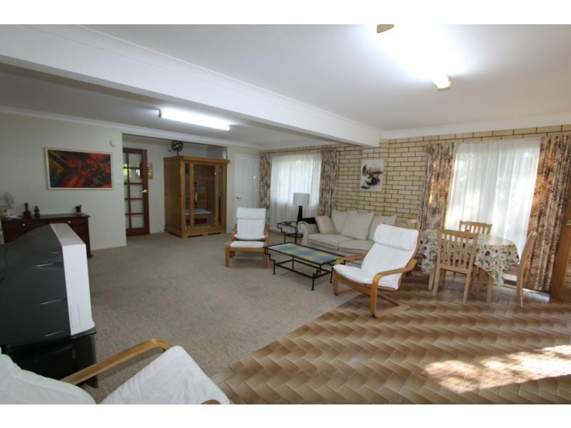 1 Burns Street, Frenchville QLD 4701