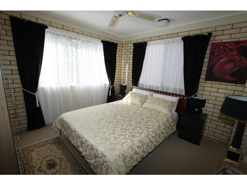 1 Burns Street, Frenchville QLD 4701