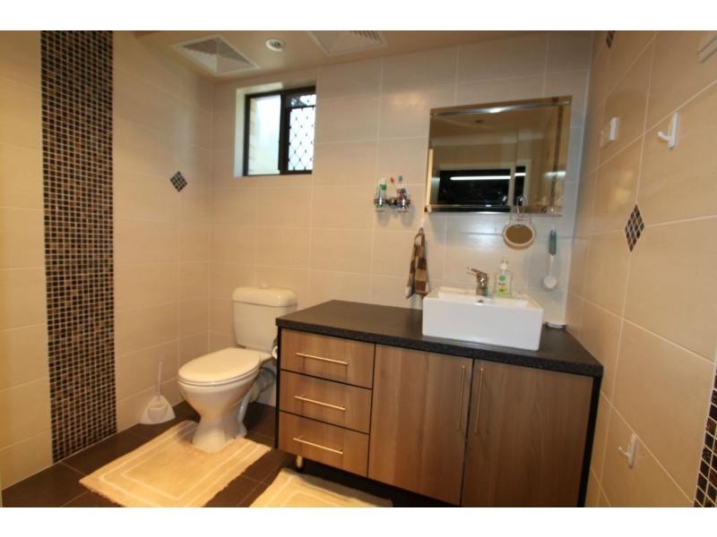 1 Burns Street, Frenchville QLD 4701