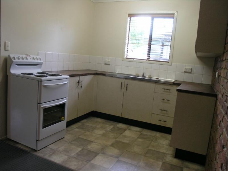 2/345 Shields Avenue, Frenchville QLD 4701