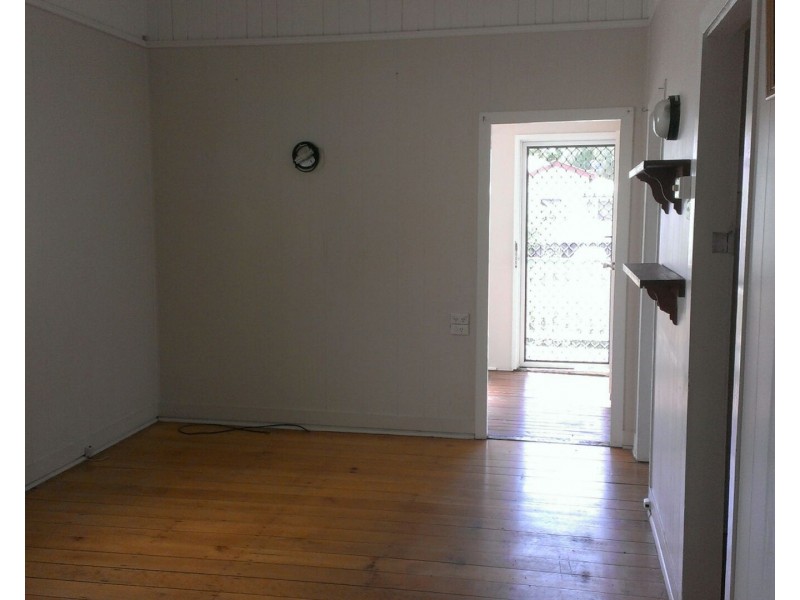 3 Main Street, Park Avenue QLD 4701