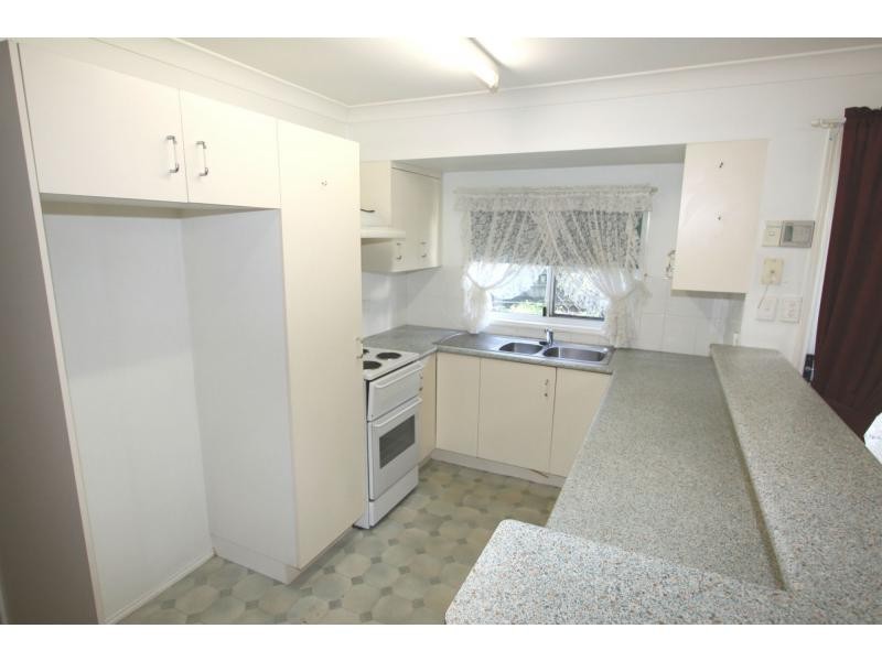 1/100 Victoria Place, Berserker QLD 4701