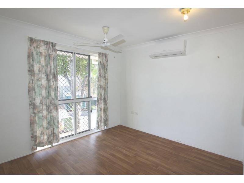 1/100 Victoria Place, Berserker QLD 4701