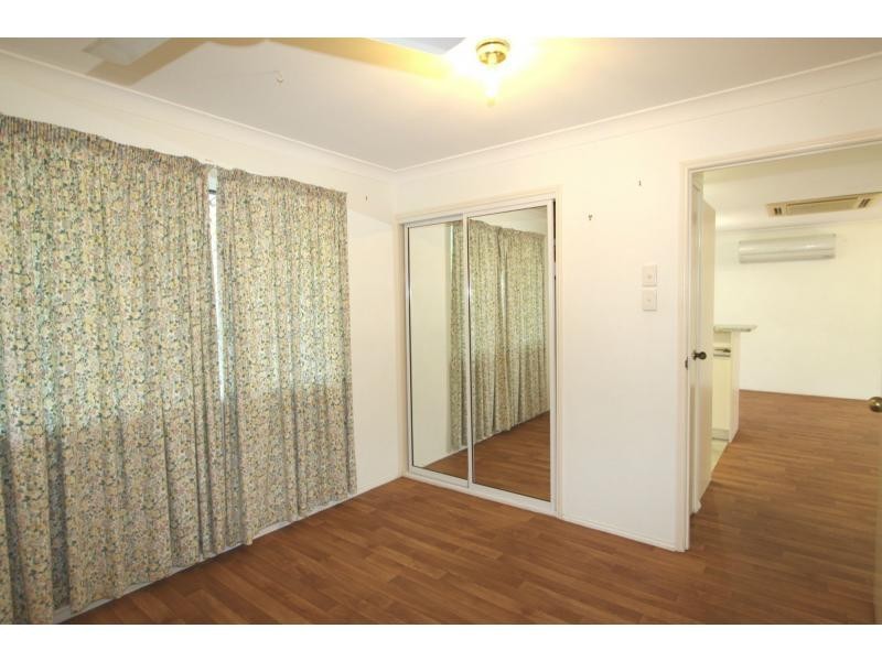 1/100 Victoria Place, Berserker QLD 4701
