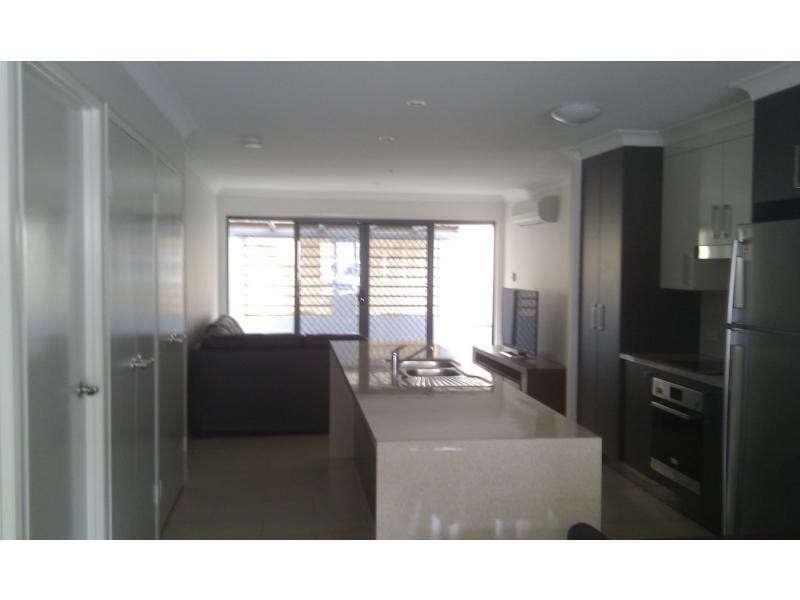 3/241 Upper Dawson Road, Allenstown QLD 4700