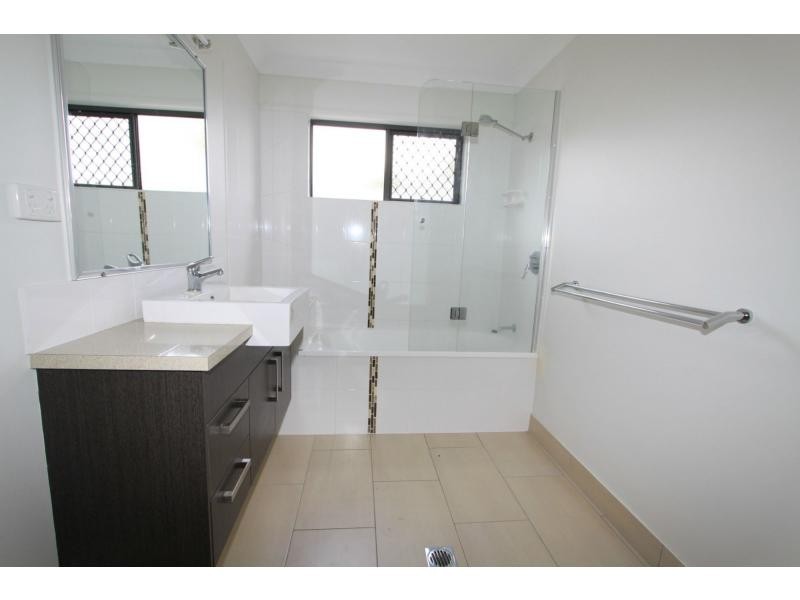 3/241 Upper Dawson Road, Allenstown QLD 4700