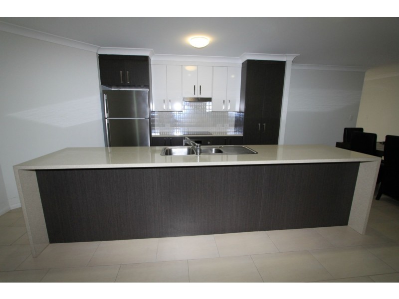 3/241 Upper Dawson Road, Allenstown QLD 4700