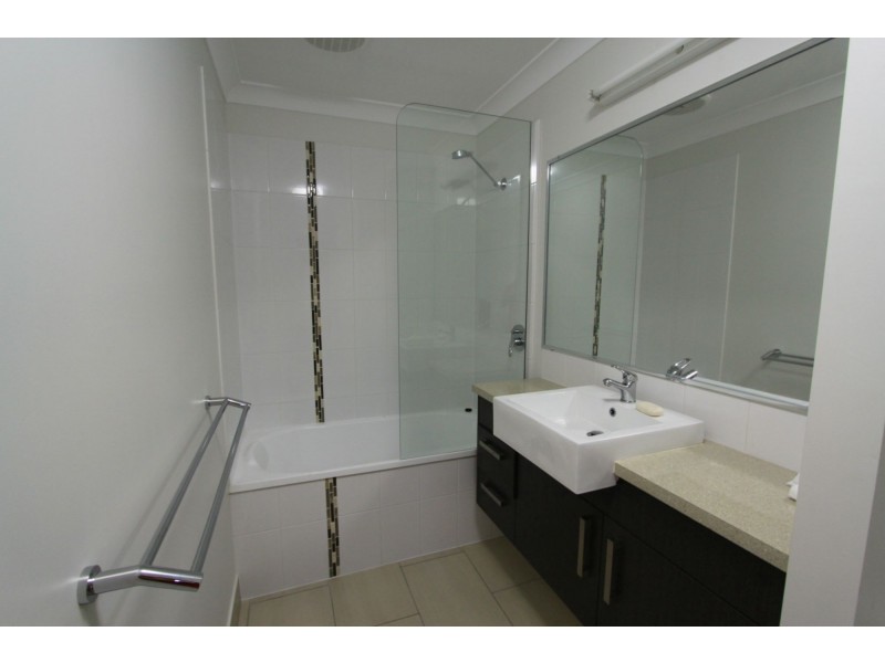 3/241 Upper Dawson Road, Allenstown QLD 4700