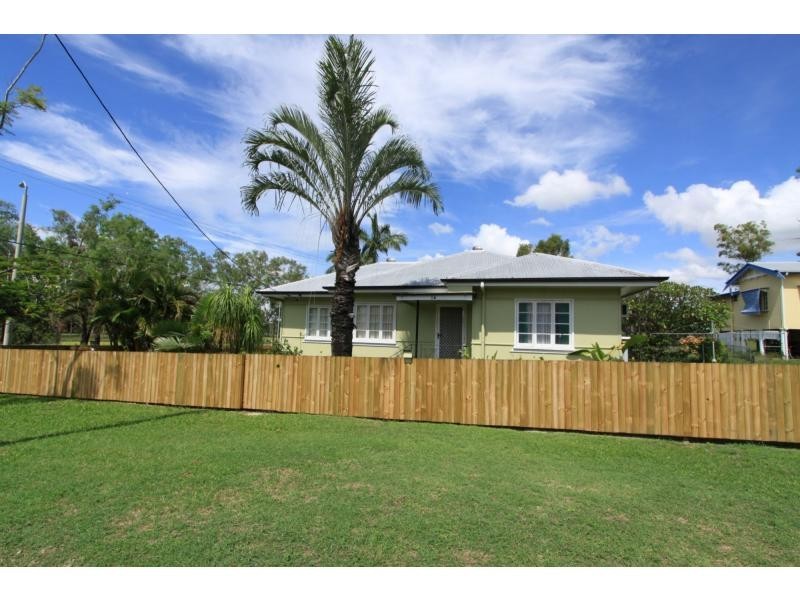 1A Nathan, Allenstown QLD 4700