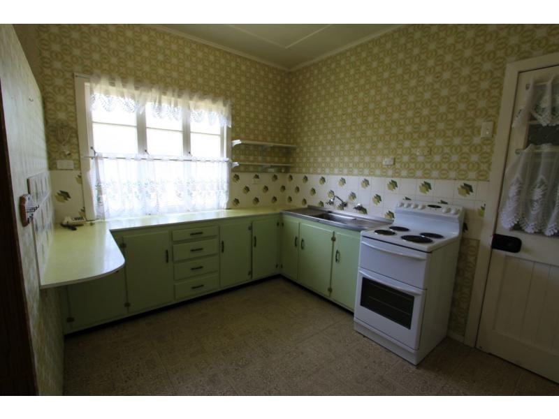 1A Nathan, Allenstown QLD 4700