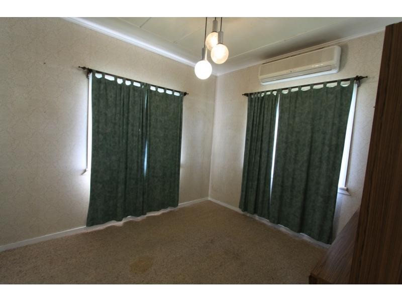 1A Nathan, Allenstown QLD 4700