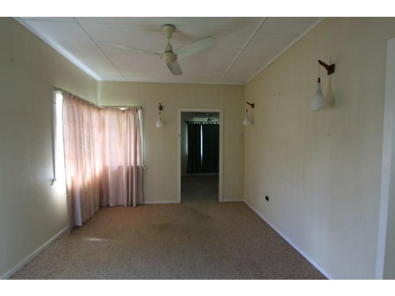 1A Nathan, Allenstown QLD 4700