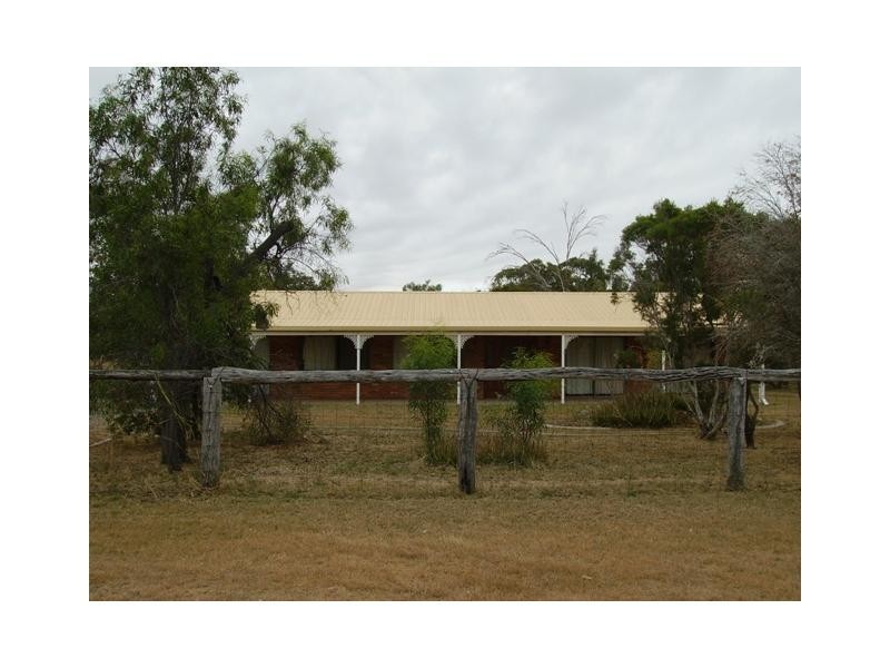64 Middle Road, Gracemere QLD 4702
