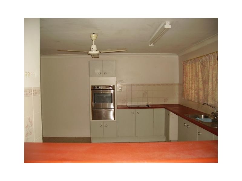 64 Middle Road, Gracemere QLD 4702