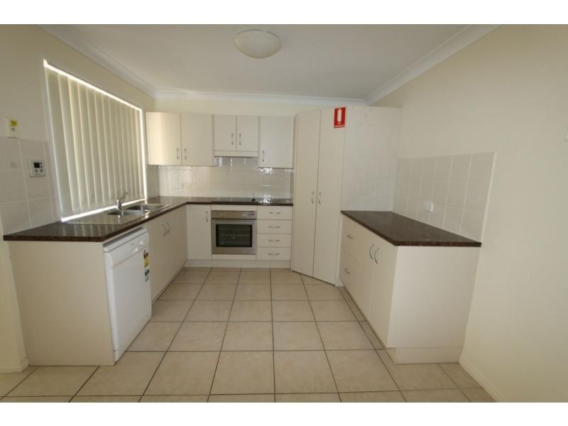 17 William Close, Gracemere QLD 4702