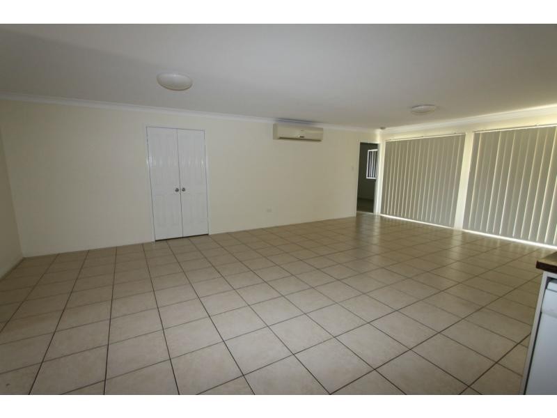 17 William Close, Gracemere QLD 4702