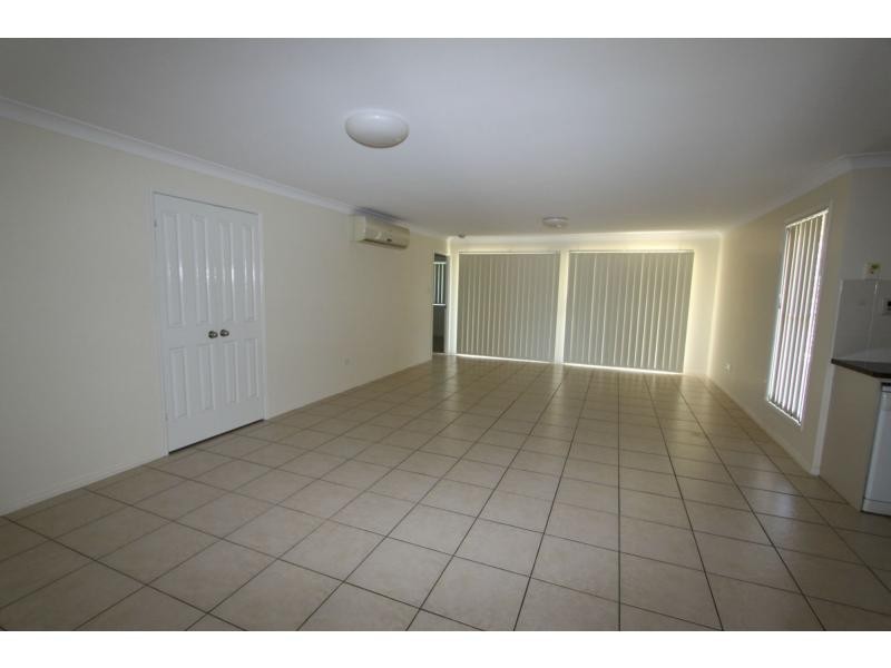 17 William Close, Gracemere QLD 4702