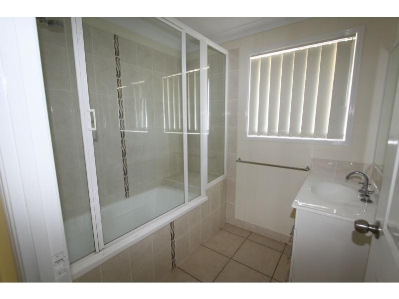 17 William Close, Gracemere QLD 4702