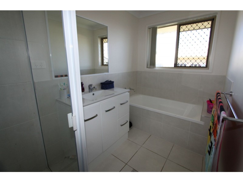 12 Jane Crescent, Gracemere QLD 4702