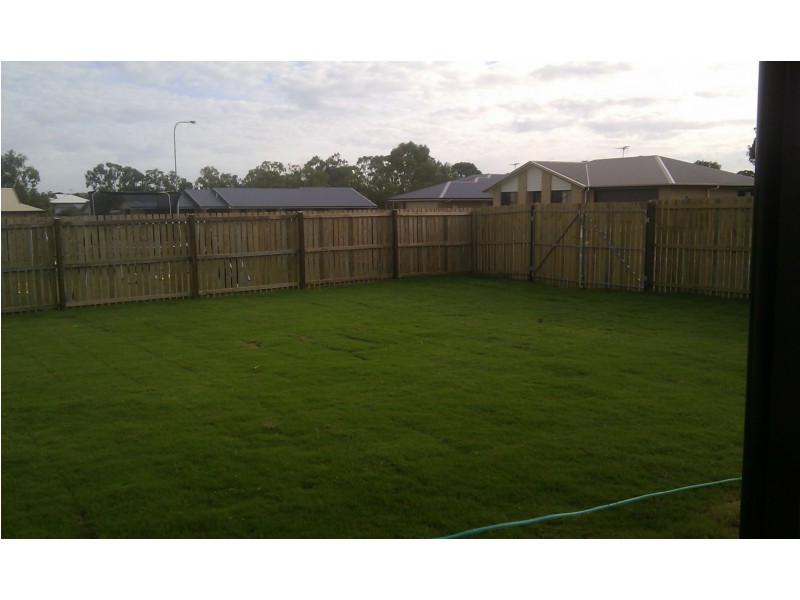 12 Jane Crescent, Gracemere QLD 4702