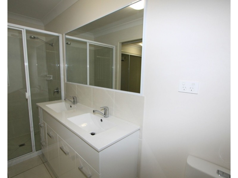 19 Bronco Crescent, Gracemere QLD 4702