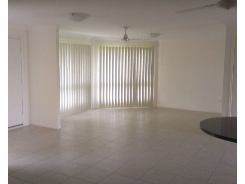 32 Audrey Drive St, Gracemere QLD 4702