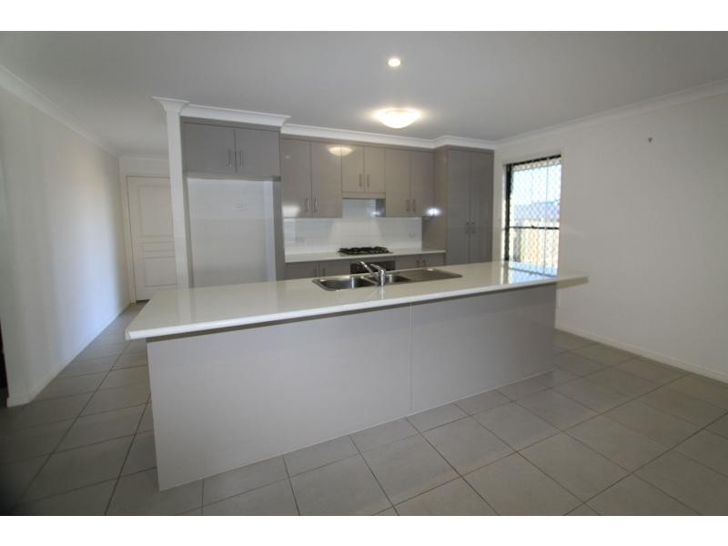 40 Falcon Crest, Zilzie QLD 4710
