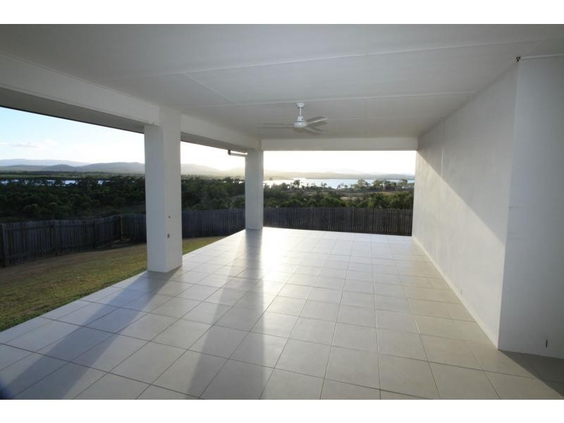 40 Falcon Crest, Zilzie QLD 4710