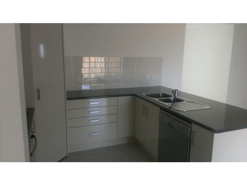 30 Owen Avenue, Gracemere QLD 4702