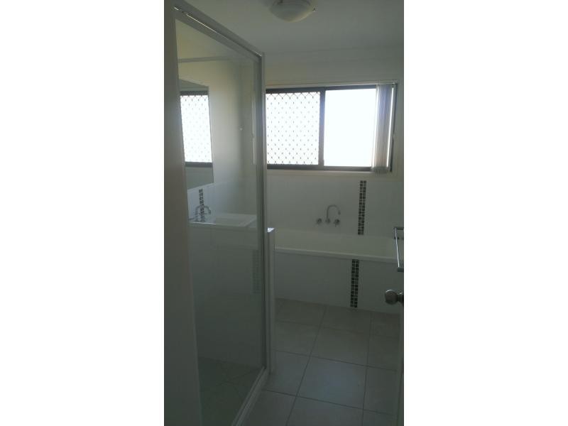 30 Owen Avenue, Gracemere QLD 4702