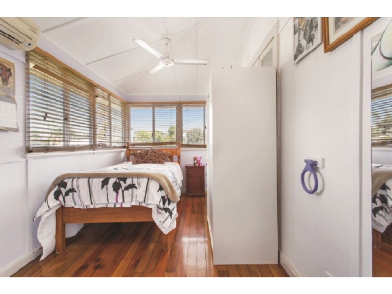 9 Miles Street, Berserker QLD 4701