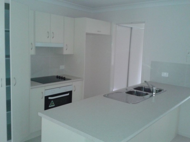 17 Bronco Crescent, Gracemere QLD 4702