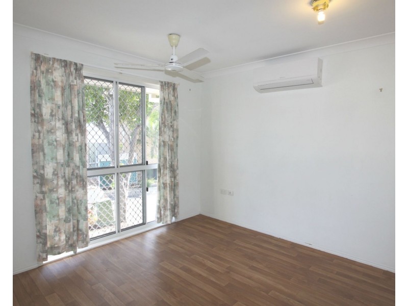 1/100 Victoria Place, Berserker QLD 4701