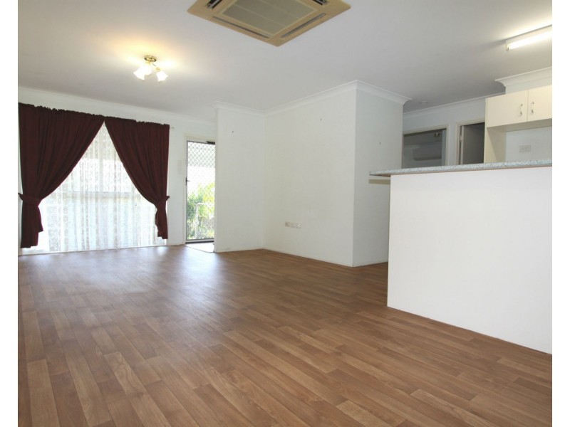 1/100 Victoria Place, Berserker QLD 4701