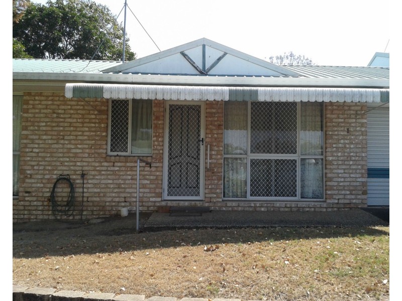 1/100 Victoria Place, Berserker QLD 4701