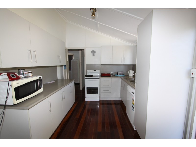 139 Rundle Street, Wandal QLD 4700