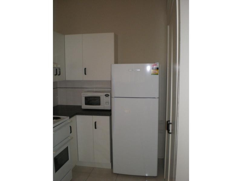 2/194 North, West Rockhampton QLD 4700