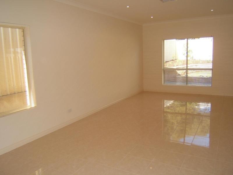 26 Hollingsworth Street, Kawana QLD 4701