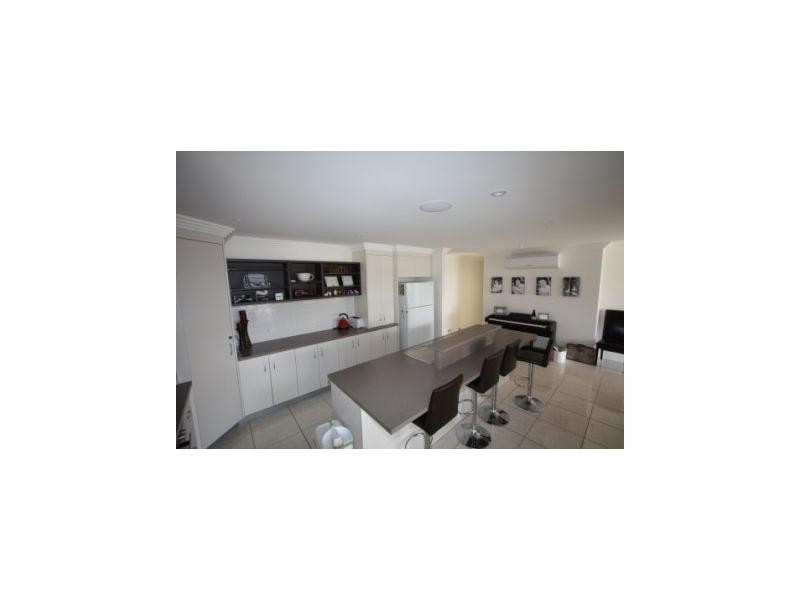 16 Connemara Drive, Kawana QLD 4701